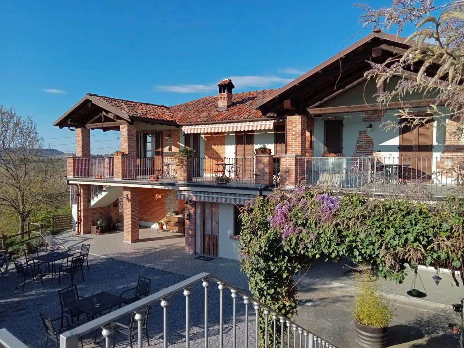 Agriturismo Bric Di Gai Monforte dʼAlba Exterior foto